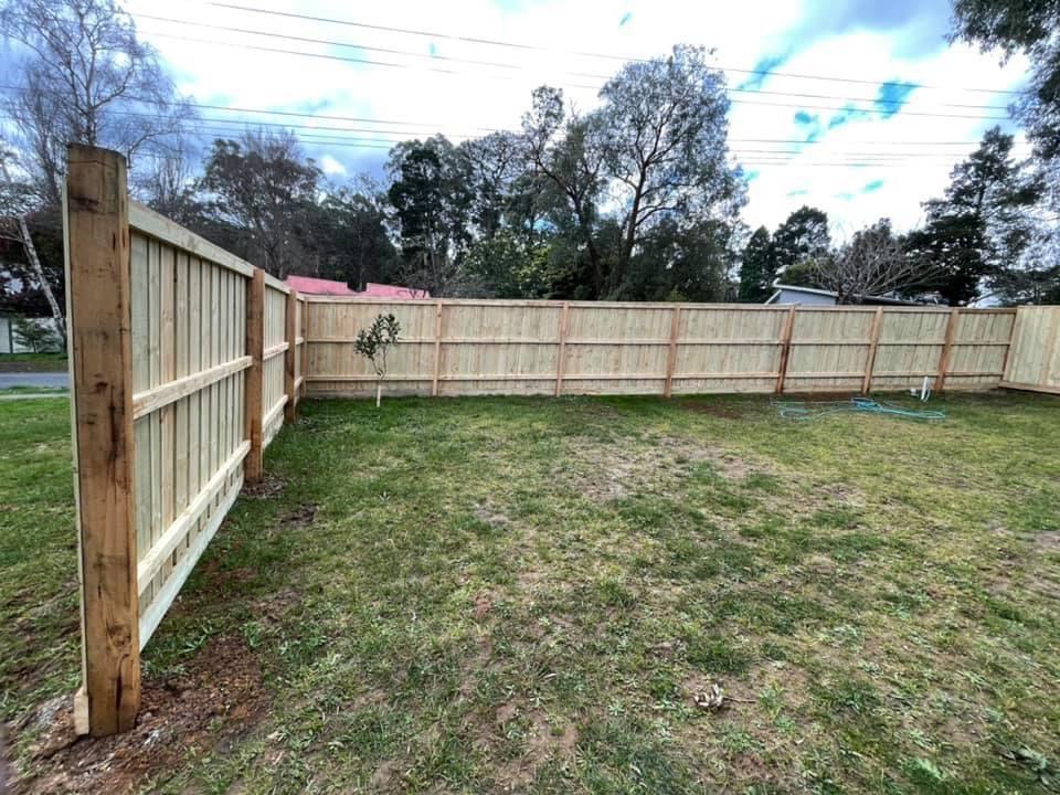 TIMBER FENCING CONTRACTORS IN MELBOURNE